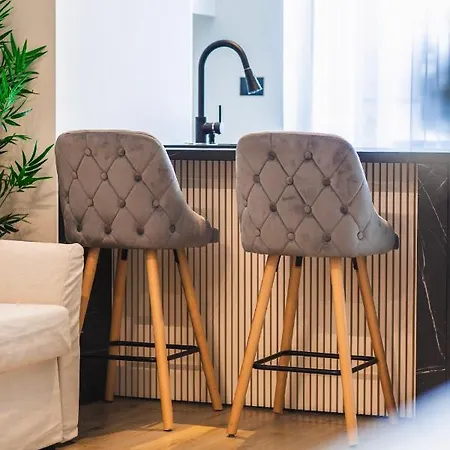 Waterfront By Alezzi Infinity & Apartment *